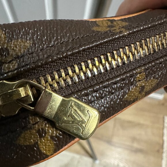 Louis Vuitton Danube Monogram Crossbody Handbag SL1919 Authentic COA Included - Picture 8 of 16